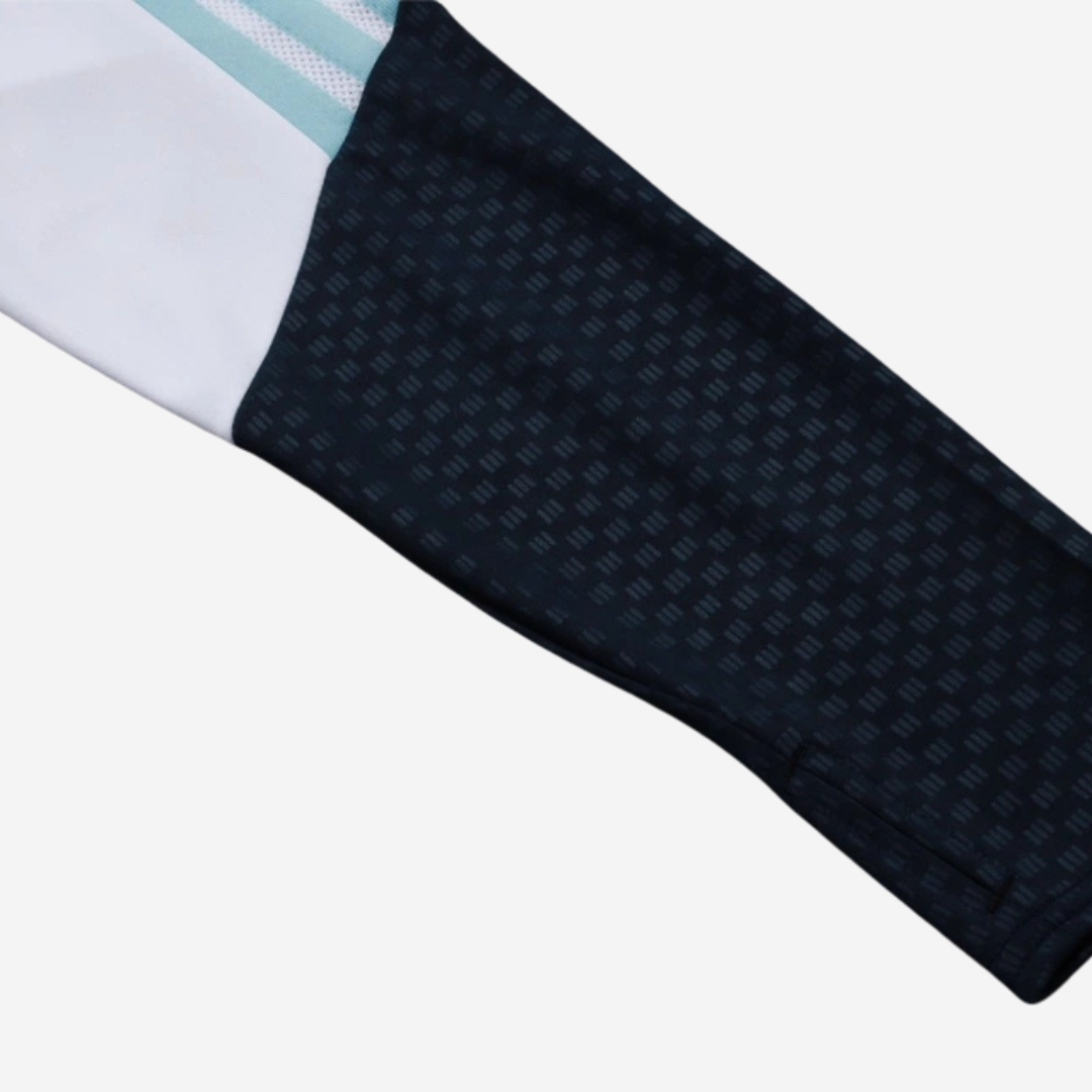 Ajuste inferior con cierre en el pantal&oacute;n blanco